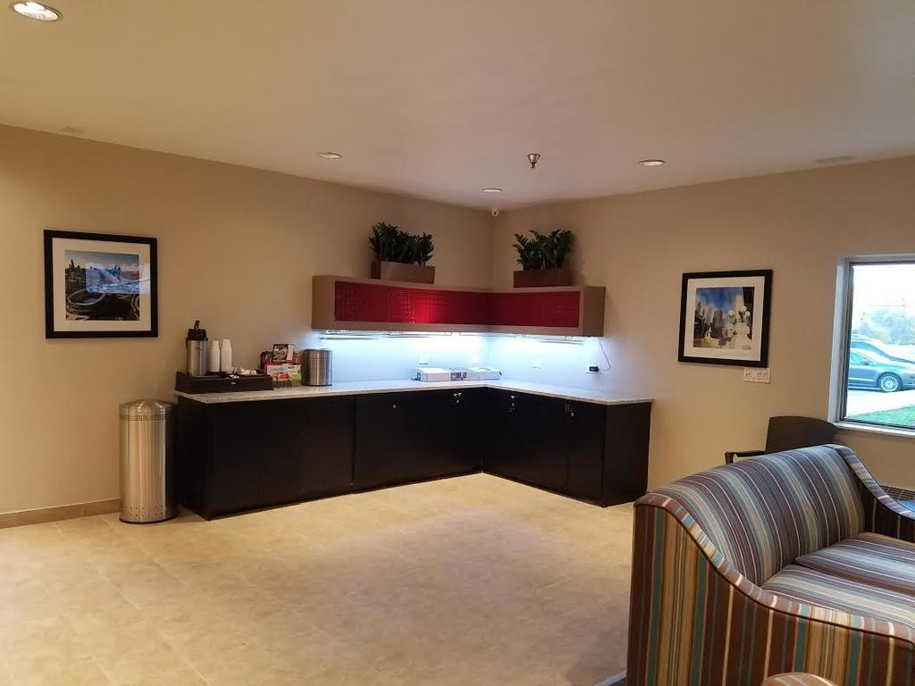 ホテル ラマダ バイ ウィンダム グレンデール ハイツ ロンバード Glendale Heights エクステリア 写真